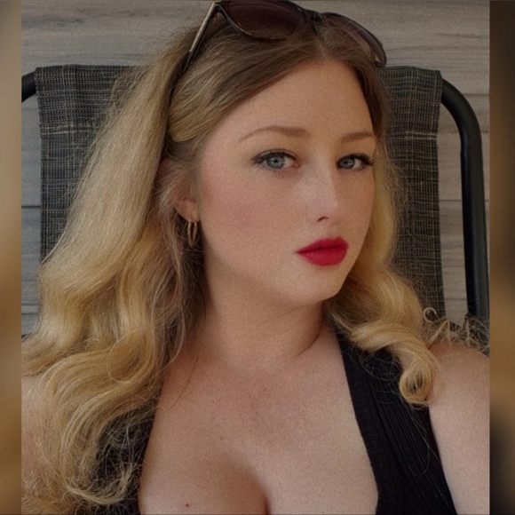Meet the Posher Other - Meet your Posher, Brittany